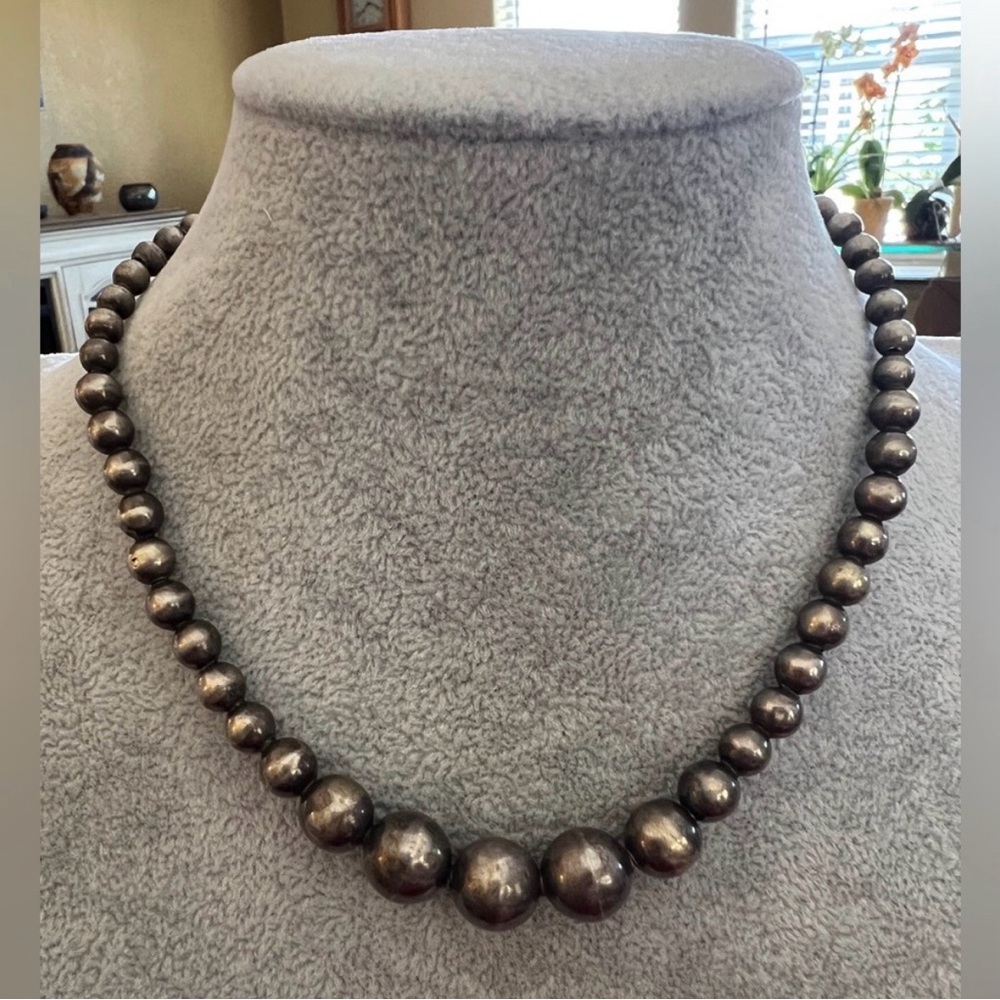 ❤️ 16” Old Sterling Silver Graduated 8 to 16mm Beads Pearls Necklace 14.7gm